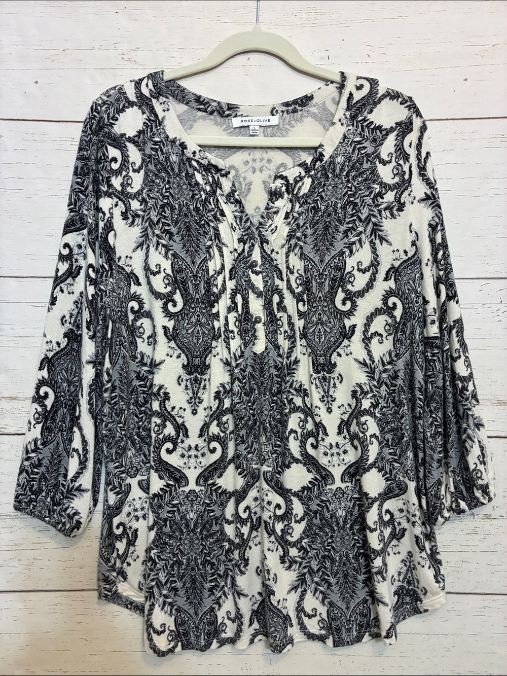 Rose & Olive Cream, Black and Gray Tunic w/Pleat & Button Detail, sz L